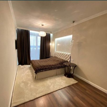 Lux 1-Bedroom Panoramic View Most City Center Area Dnipro Bagian luar foto