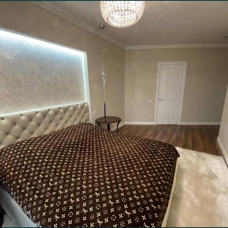Lux 1-Bedroom Panoramic View Most City Center Area Dnipro Bagian luar foto
