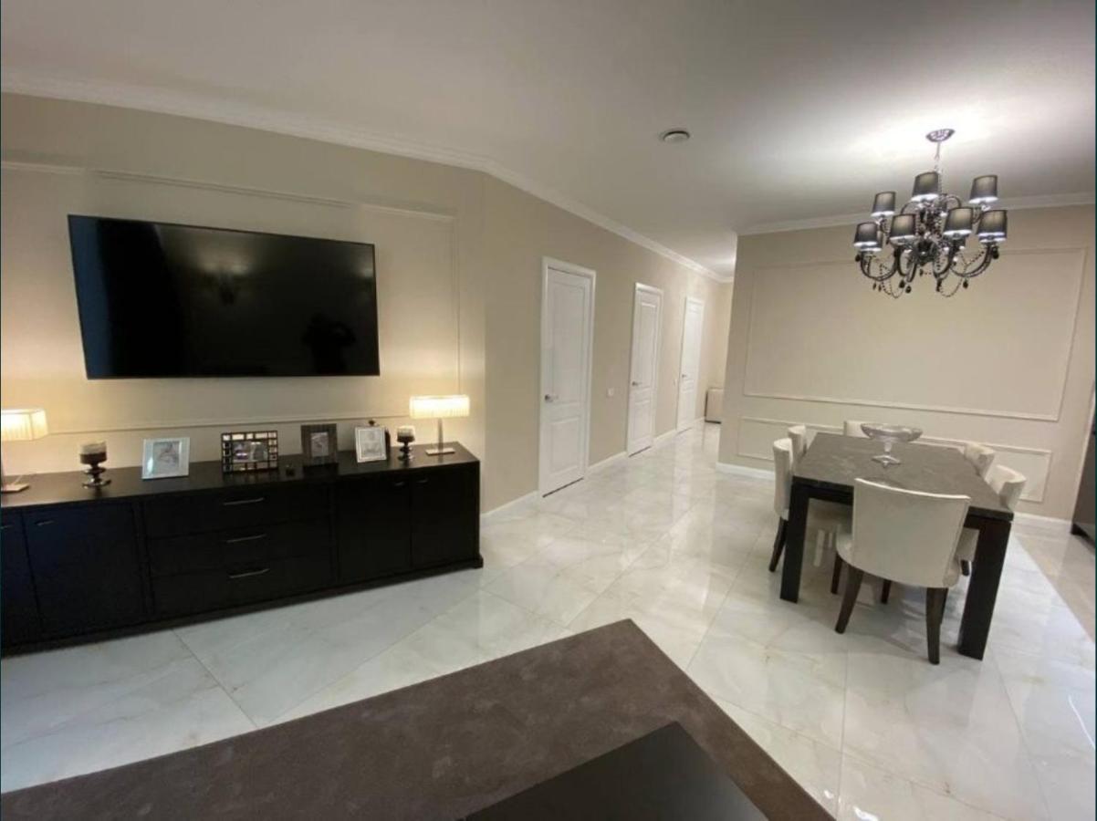 Lux 1-Bedroom Panoramic View Most City Center Area Dnipro Bagian luar foto